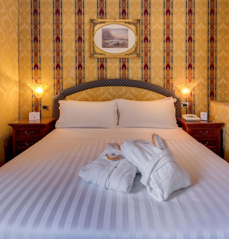 Raffaello Hotel 3*
