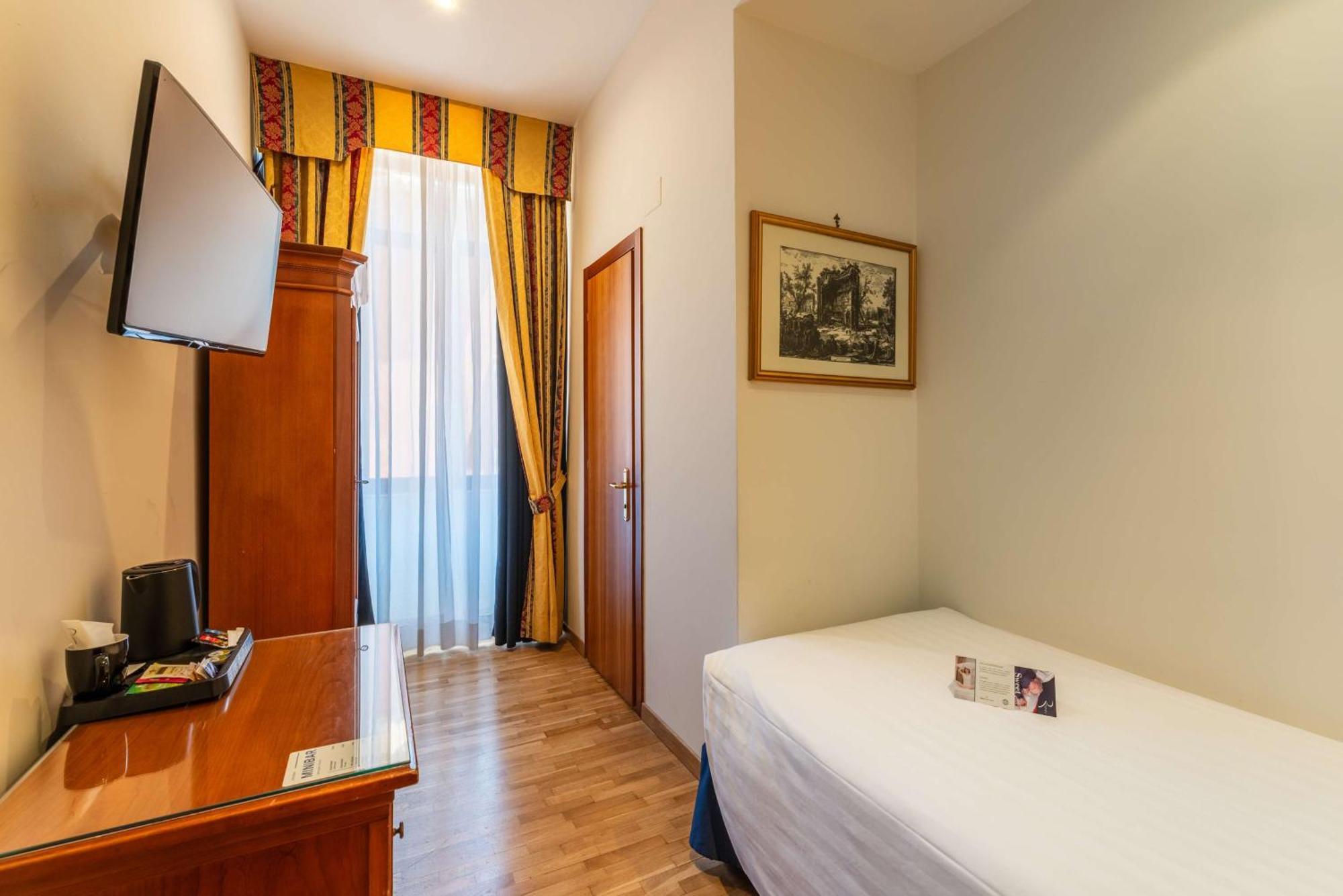 Hotel Raffaello 3*